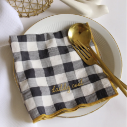 Serviette de table brodée / Daddy cool réglisse